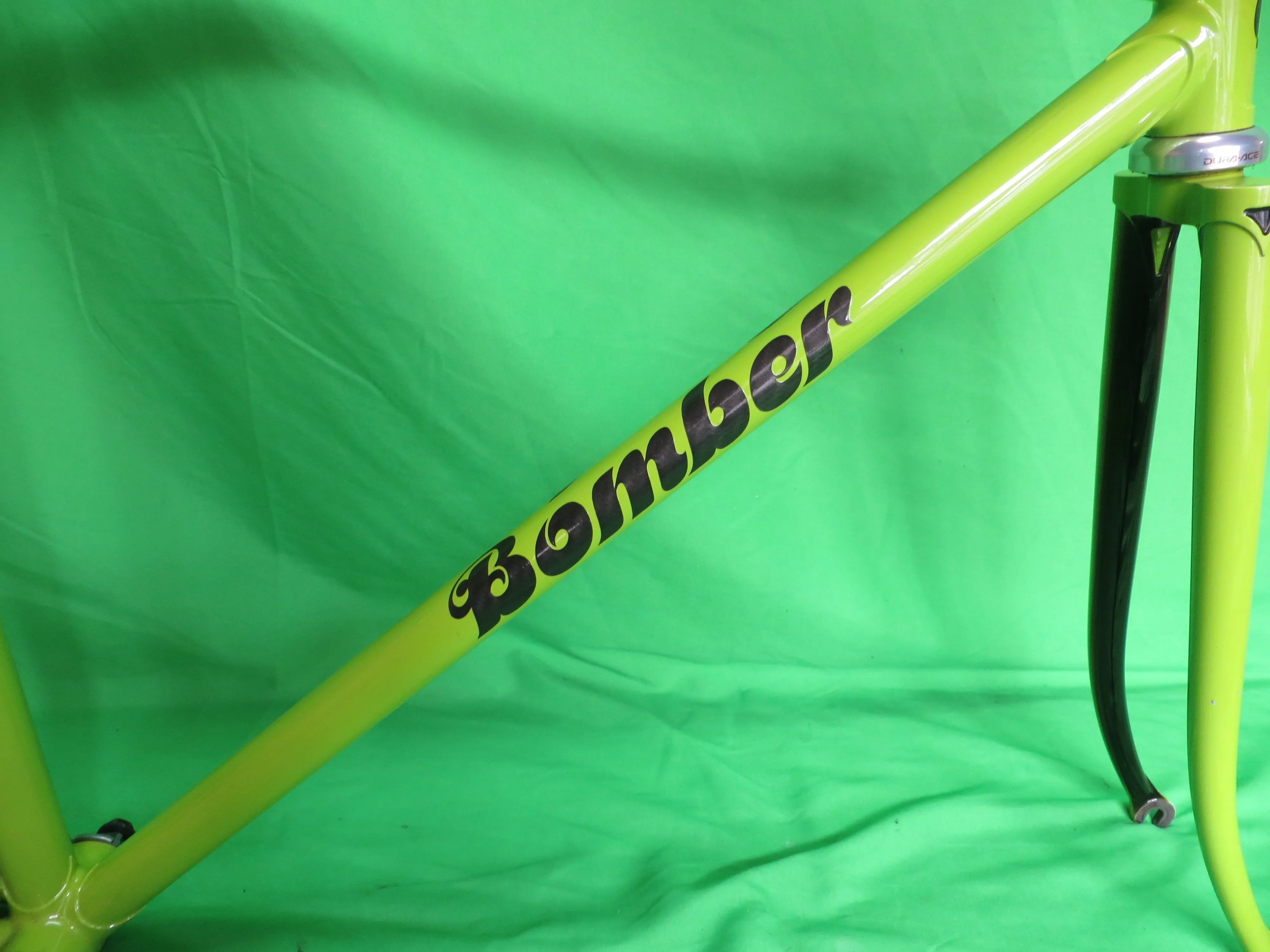 Bomber Pro // Green Black Fade // 48cm